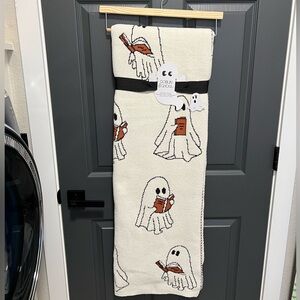 Goblin & Ghoul Ghost Reading Book Throw Blanket NWT Halloween
